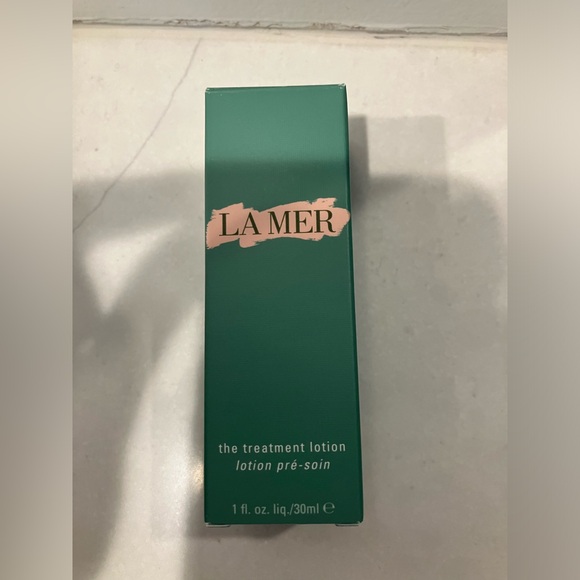 La Mer “The Treatment Lotion” 1 fl. Oz - Picture 3 of 5